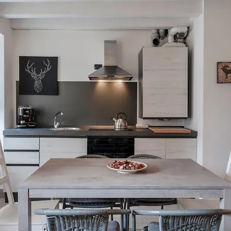Mv Apartment *